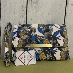 Mundi Wristlet